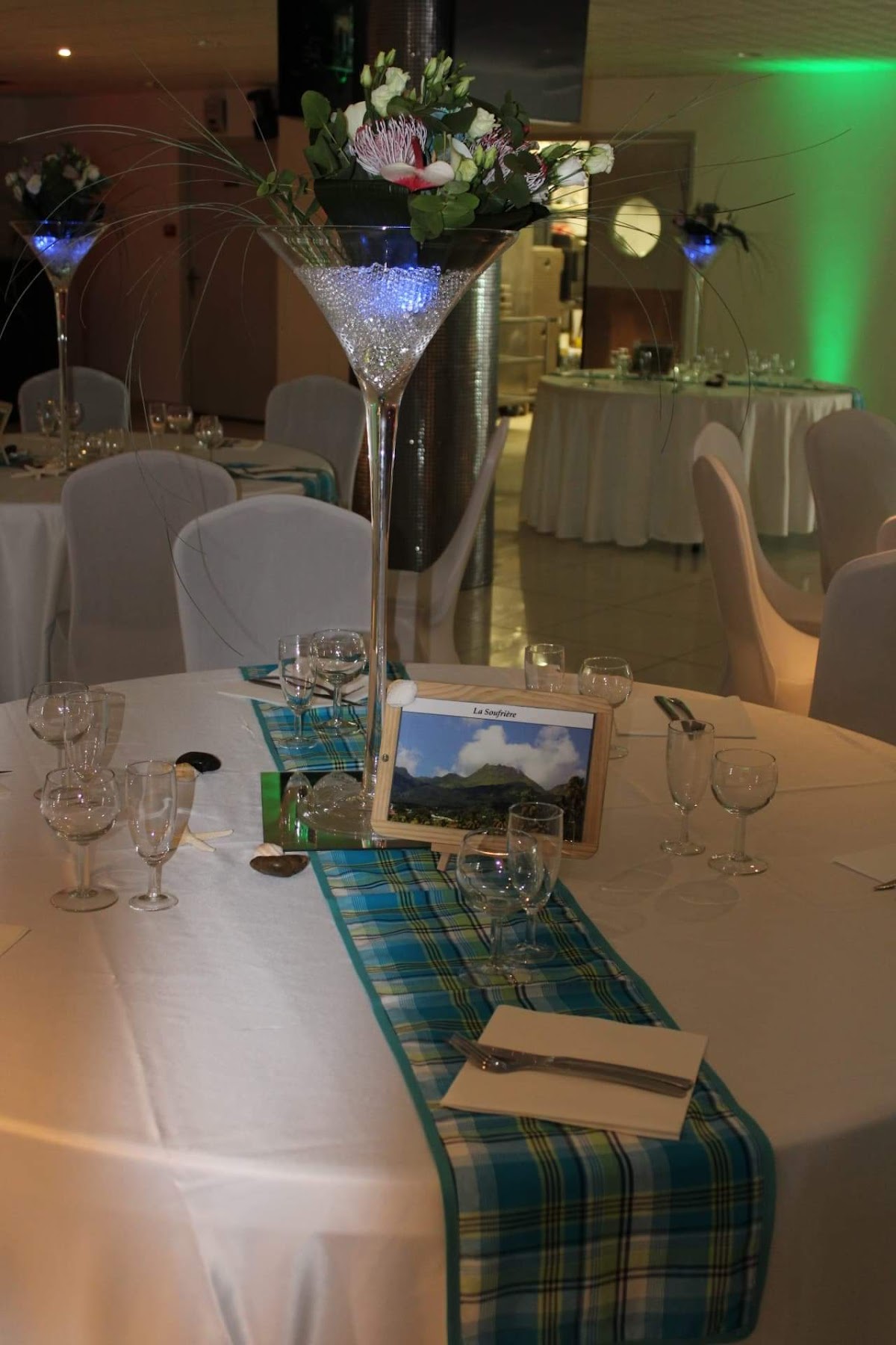 Mise en ambiance lumineuse pour soirée événementielle